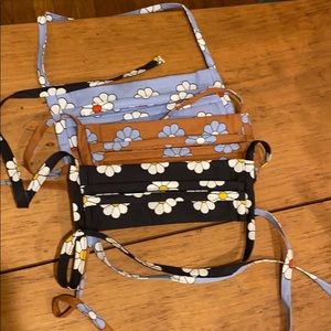 Baggu fabric masks set: tie in daisy pattern